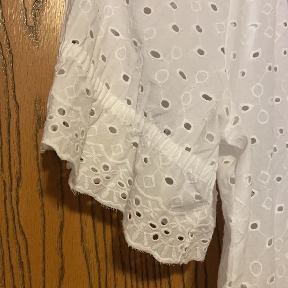 UNIVERSAL THREAD eyelet top, never worn NWOT - Picture 3 of 3